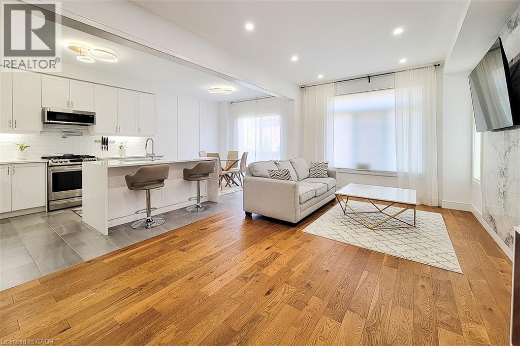 87 Mcknight Avenue, Hamilton, Ontario L8B 0T8 - Photo 3 - 40785474