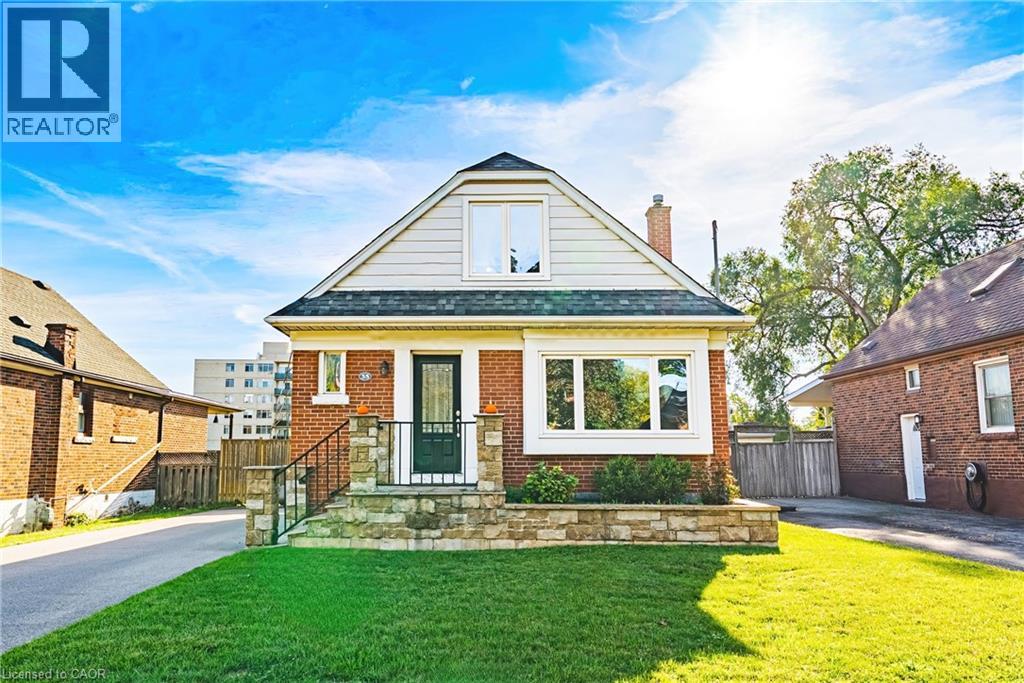 35 IPSWICH Place, Hamilton, Ontario