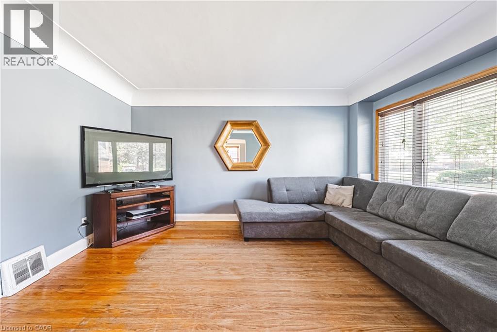 35 Ipswich Place, Hamilton, Ontario  L8K 3E8 - Photo 3 - 40777645