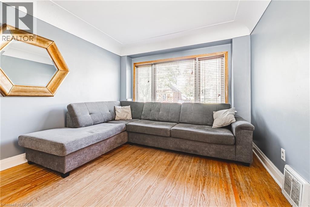 35 Ipswich Place, Hamilton, Ontario  L8K 3E8 - Photo 4 - 40777645