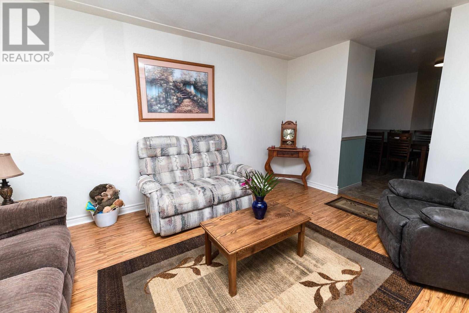 617 Boundary Rd, Sault Ste. Marie, Ontario P6A 5C5 - Photo 11 - SM252427