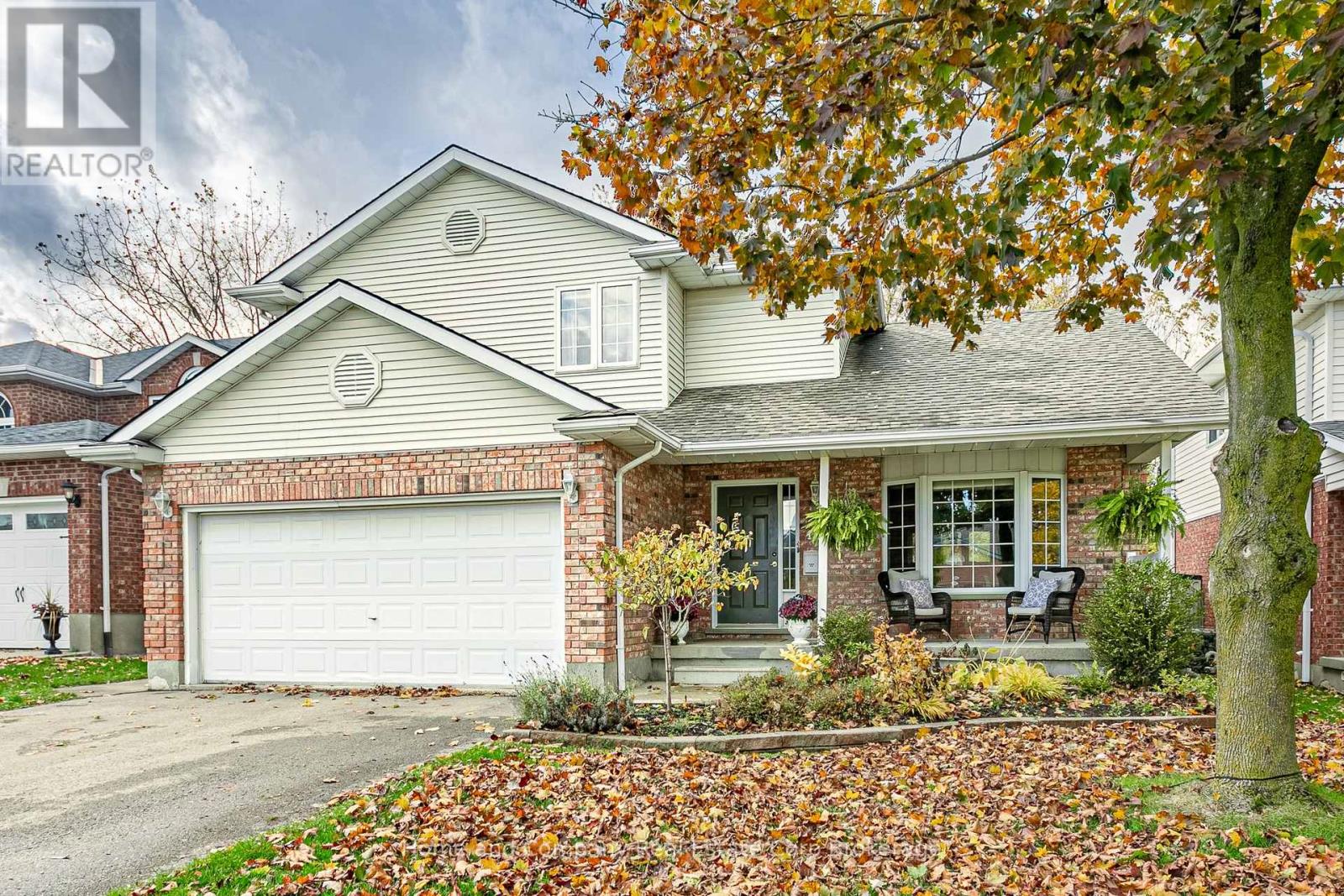 12 Mc Queen Court, Stratford, Ontario N4Z 1H5 - Photo 2 - X12506830