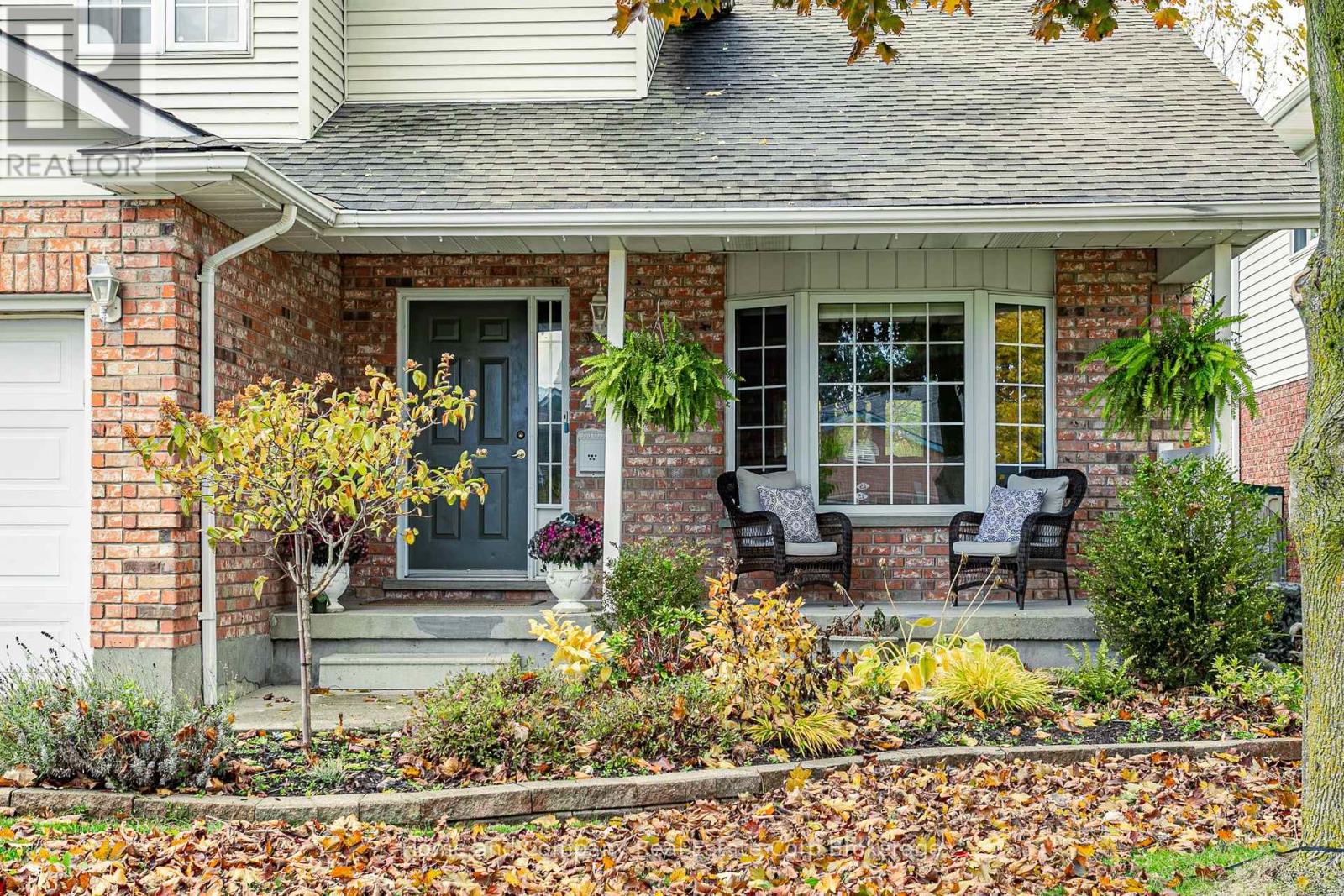 12 Mc Queen Court, Stratford, Ontario N4Z 1H5 - Photo 4 - X12506830