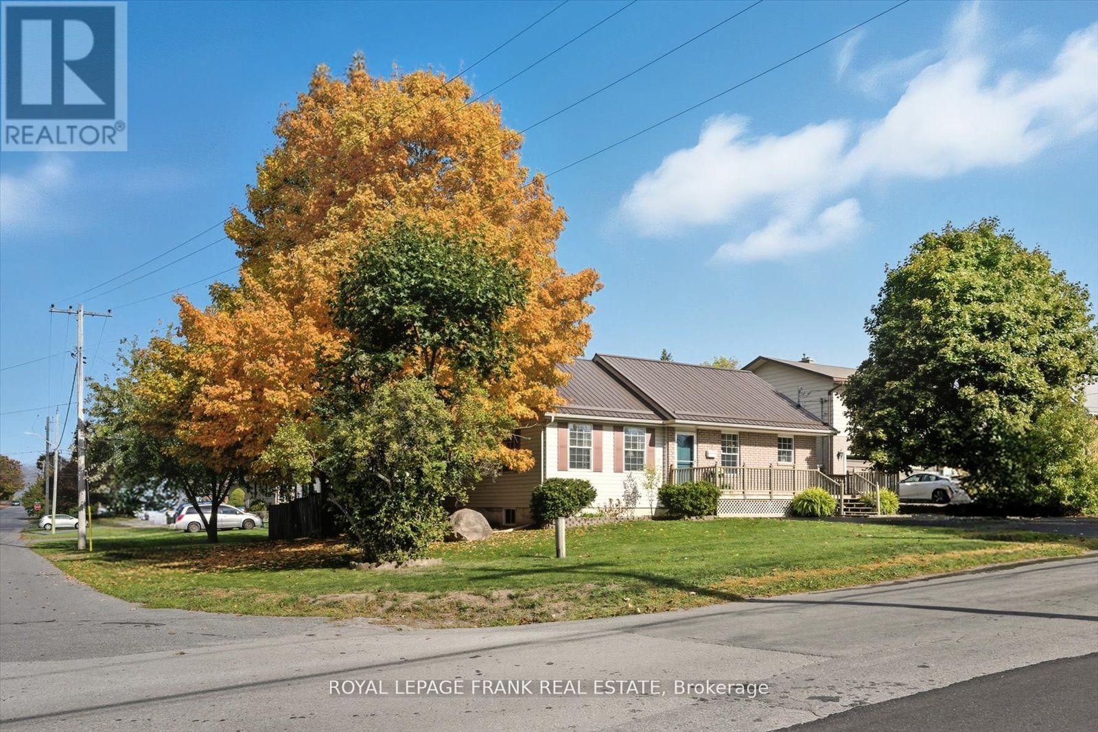 34 Riverview Road, Kawartha Lakes (Lindsay), Ontario  K9V 1B3 - Photo 2 - X12506846