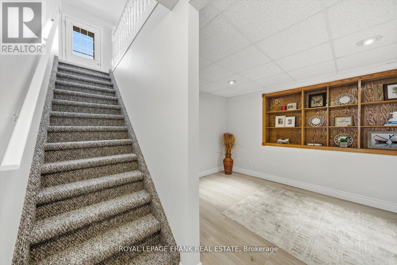 34 Riverview Road, Kawartha Lakes (Lindsay), Ontario  K9V 1B3 - Photo 27 - X12506846