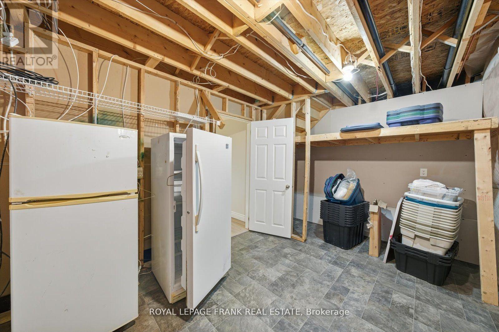 34 Riverview Road, Kawartha Lakes (Lindsay), Ontario  K9V 1B3 - Photo 36 - X12506846