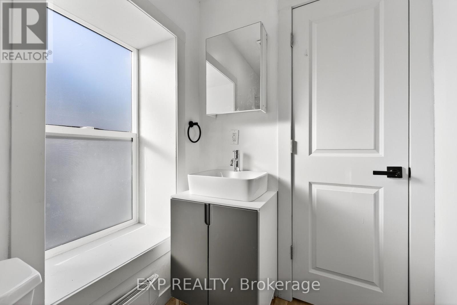 19 & 21 Railway Terrace, Belleville, Ontario  K8N 2R8 - Photo 14 - X12506892