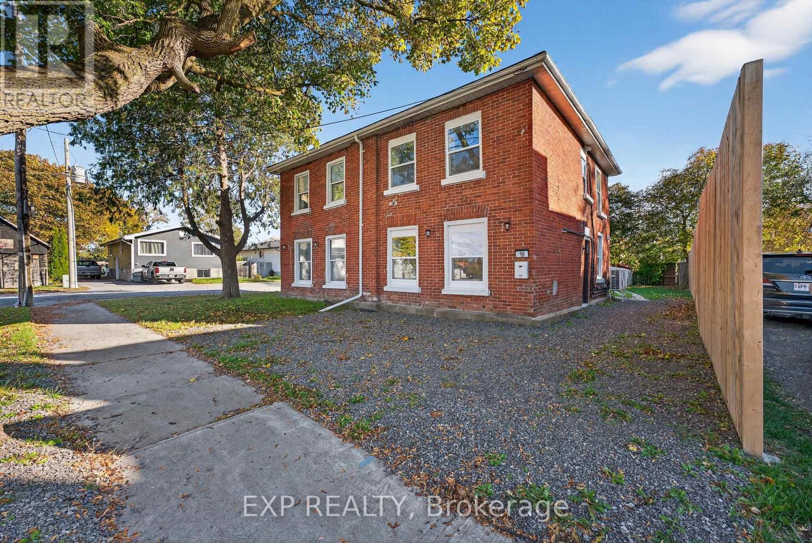 19 & 21 Railway Terrace, Belleville, Ontario  K8N 2R8 - Photo 2 - X12506892