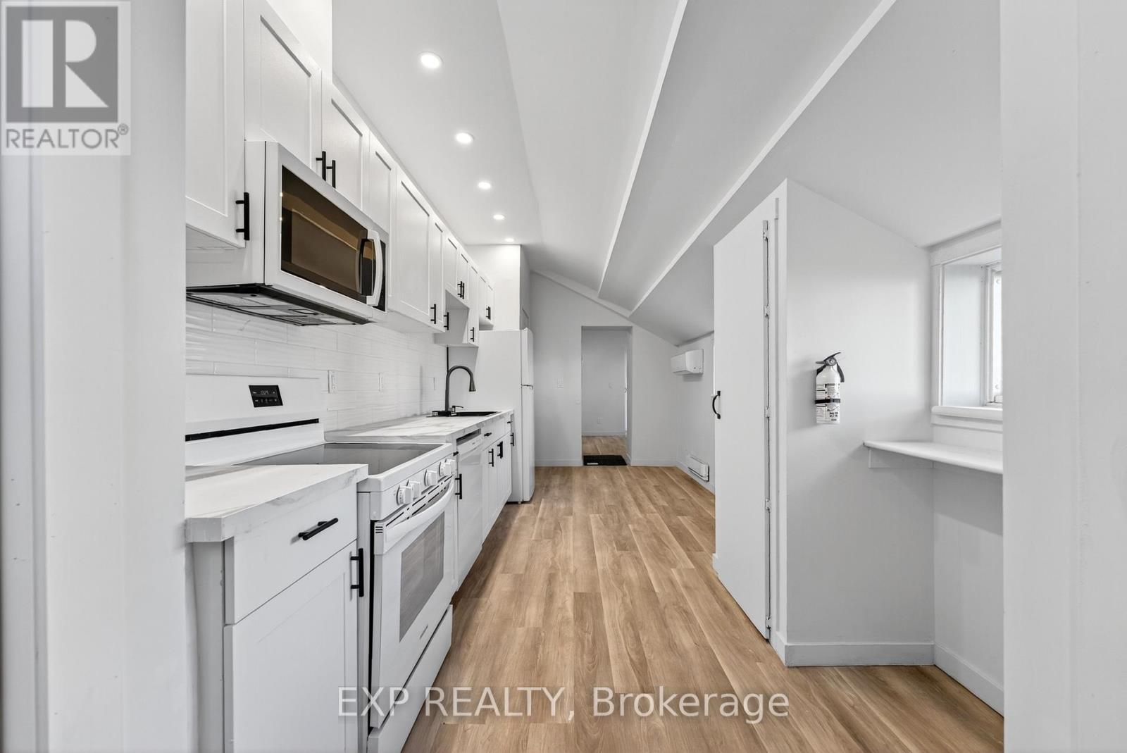 19 & 21 Railway Terrace, Belleville, Ontario  K8N 2R8 - Photo 22 - X12506892