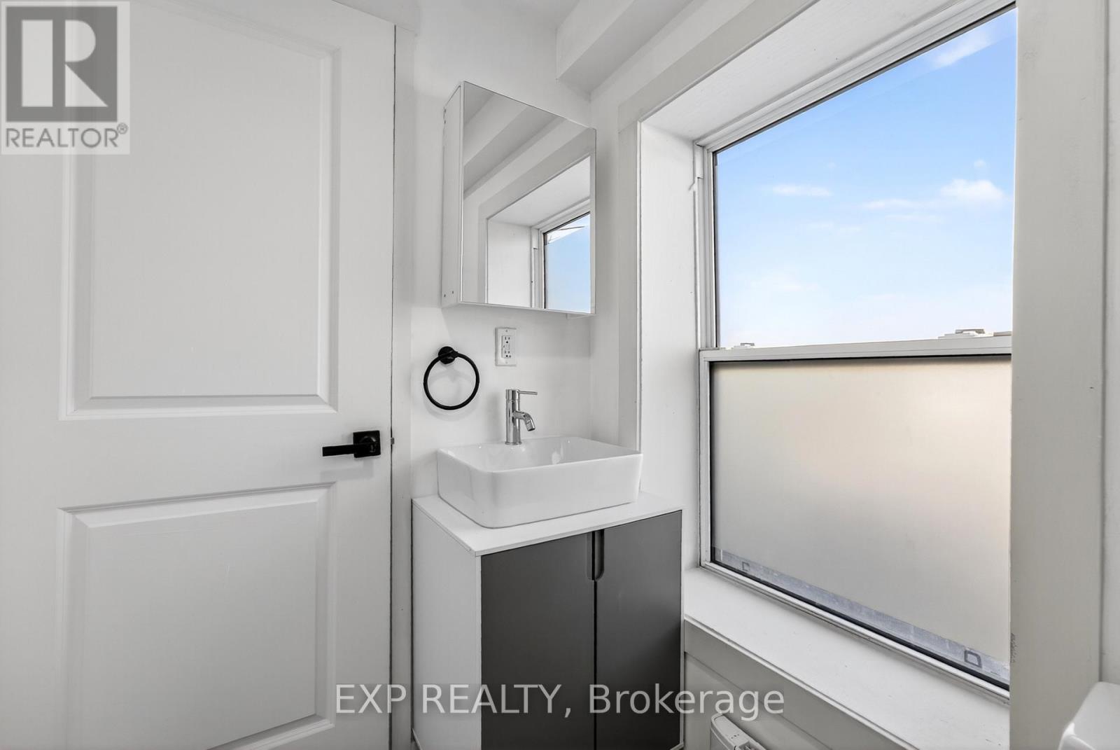 19 & 21 Railway Terrace, Belleville, Ontario  K8N 2R8 - Photo 28 - X12506892