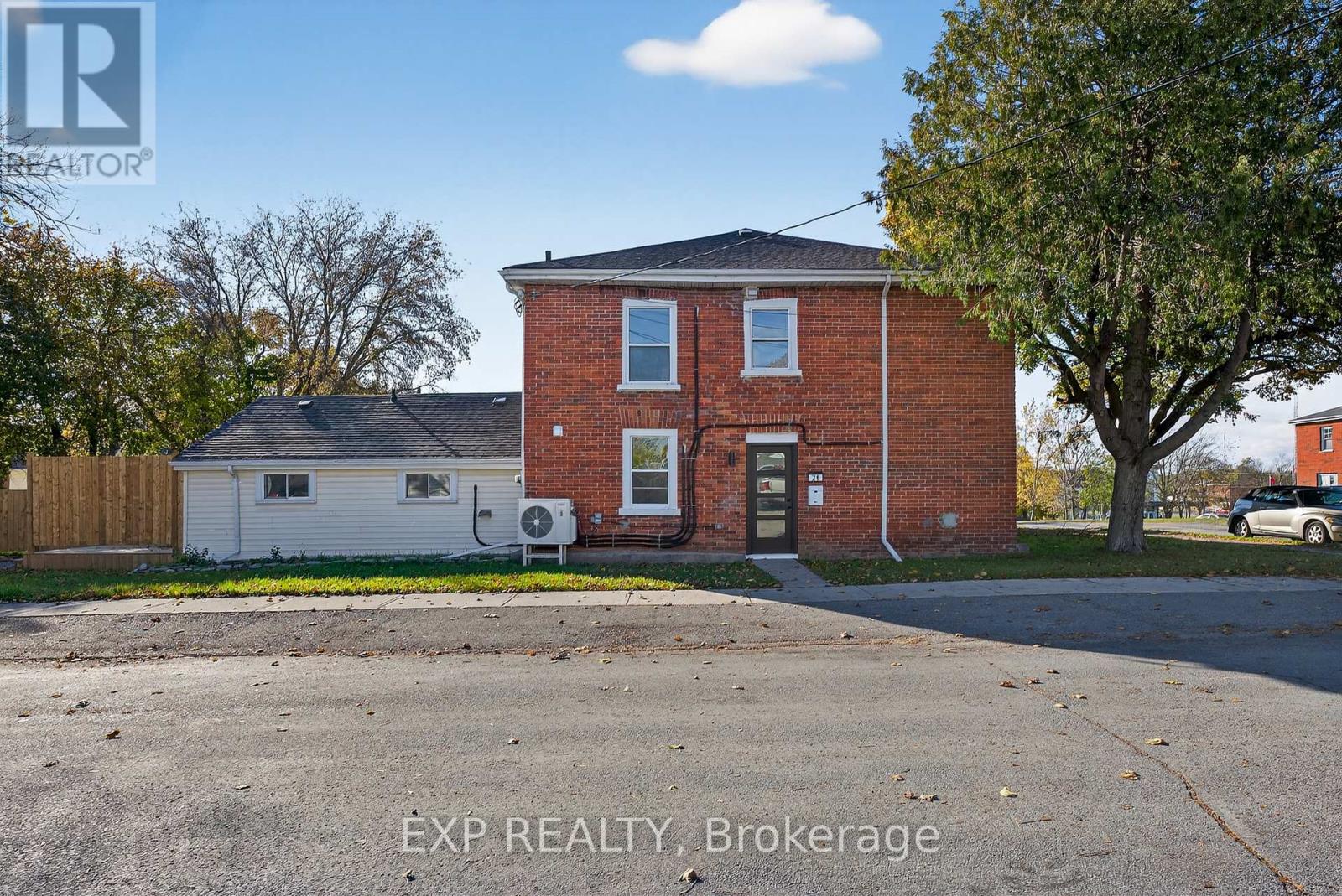 19 & 21 Railway Terrace, Belleville, Ontario  K8N 2R8 - Photo 4 - X12506892