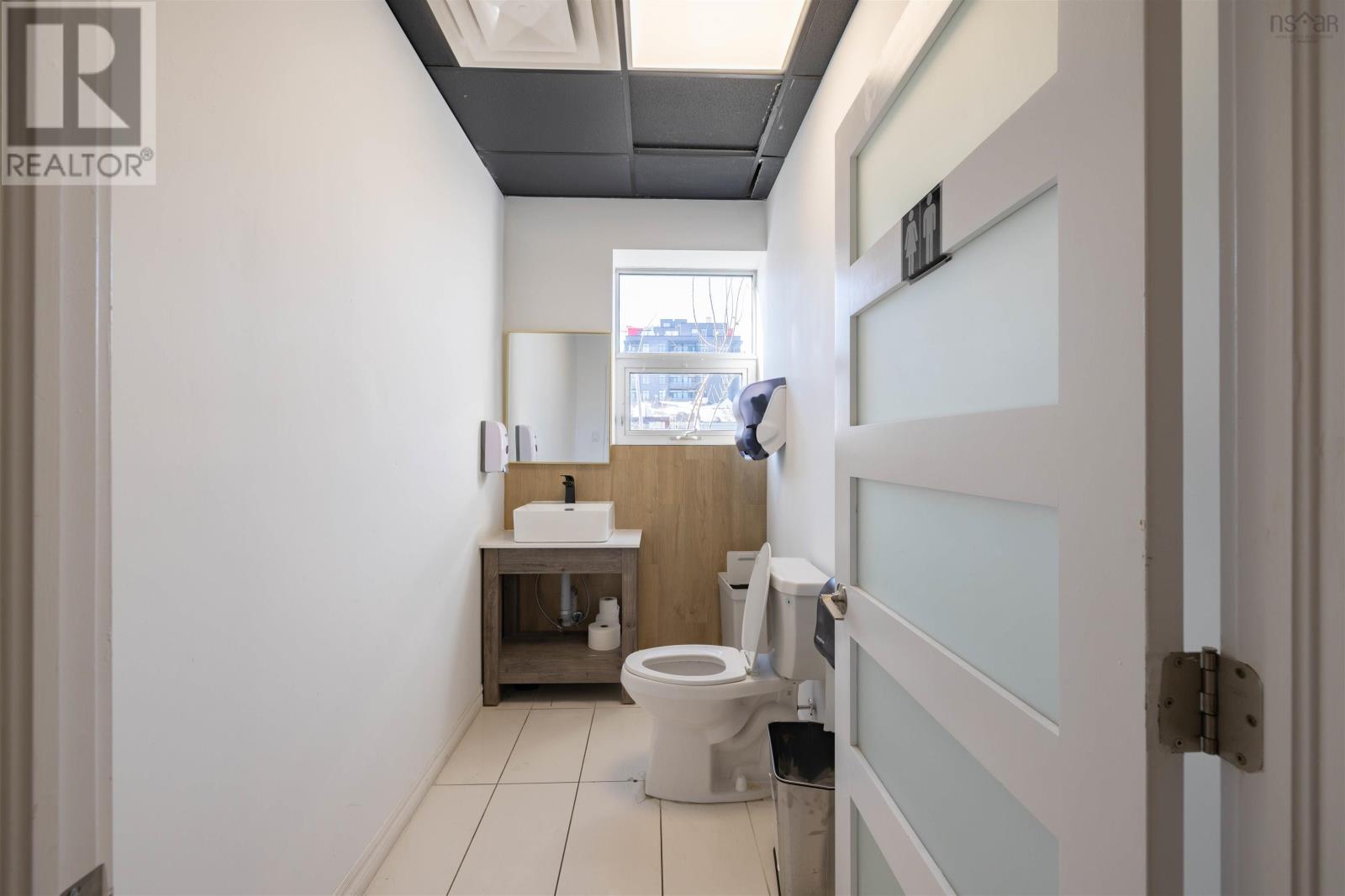 6238 Quinpool Road, Halifax, Nova Scotia  B3L 1A3 - Photo 11 - 202524923