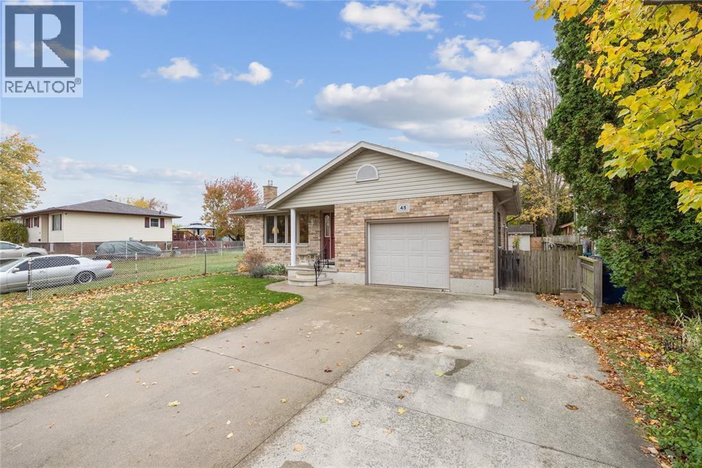 45 Bridle Path, Wallaceburg, Ontario  N8A 4G3 - Photo 3 - 25027848