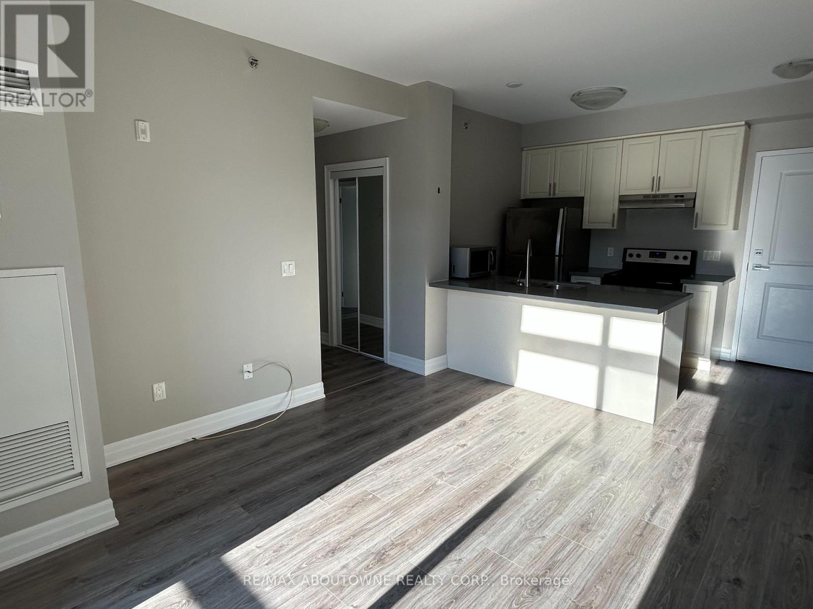 624 - 2486 Old Bronte Road, Oakville, Ontario  L6M 4J2 - Photo 7 - W12396974