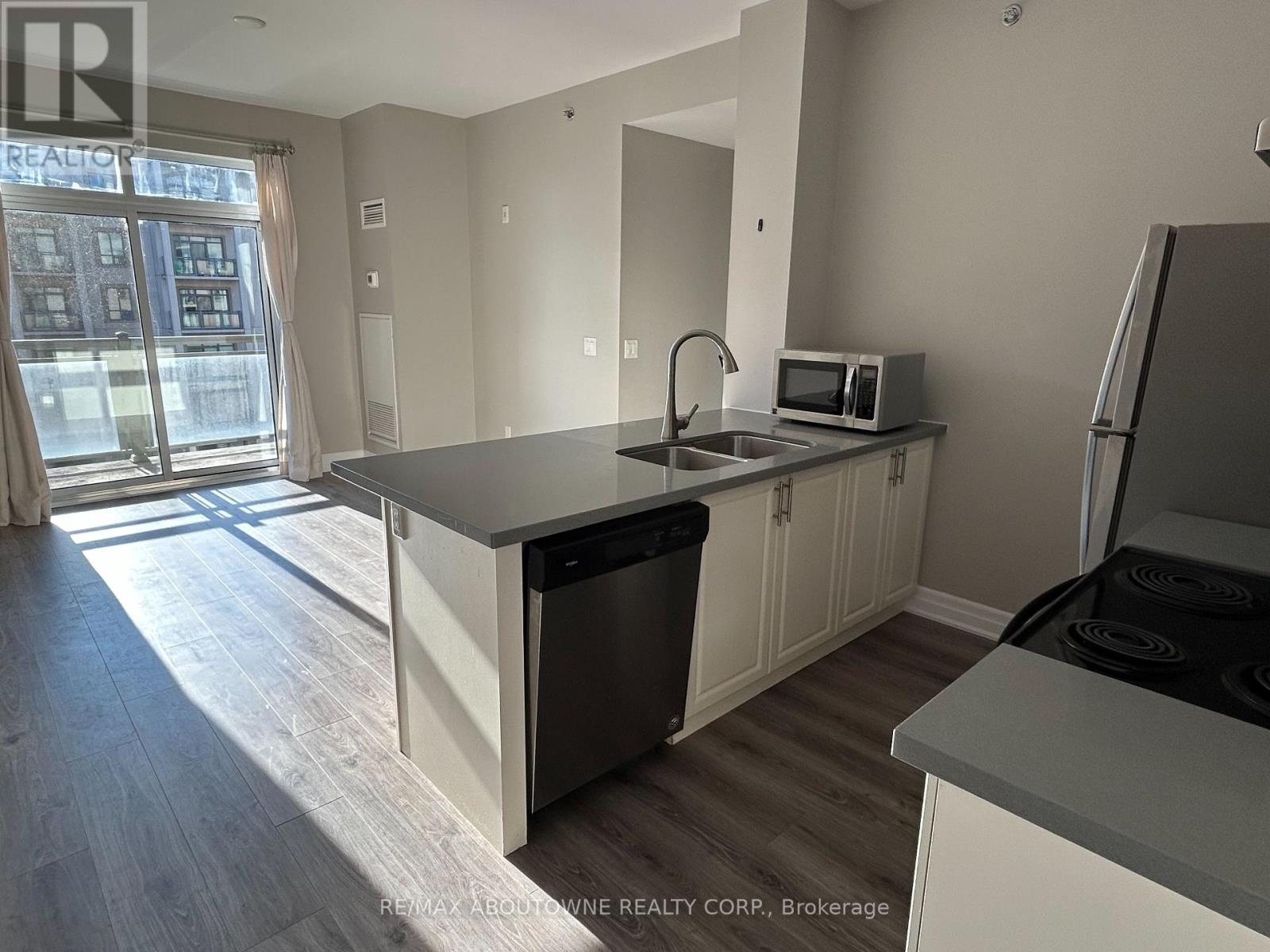 624 - 2486 Old Bronte Road, Oakville, Ontario  L6M 4J2 - Photo 6 - W12396974