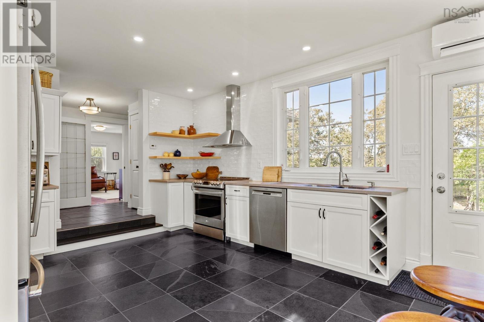 8979 Peggys Cove Road, Indian Harbour, Nova Scotia  B3Z 3P2 - Photo 7 - 202524676