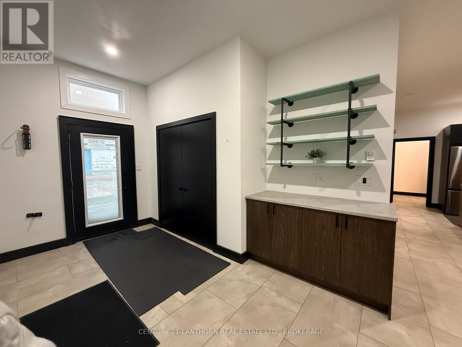 2 - 302 Montreal Street, Kingston, Ontario  K7K 3G8 - Photo 3 - X12434763