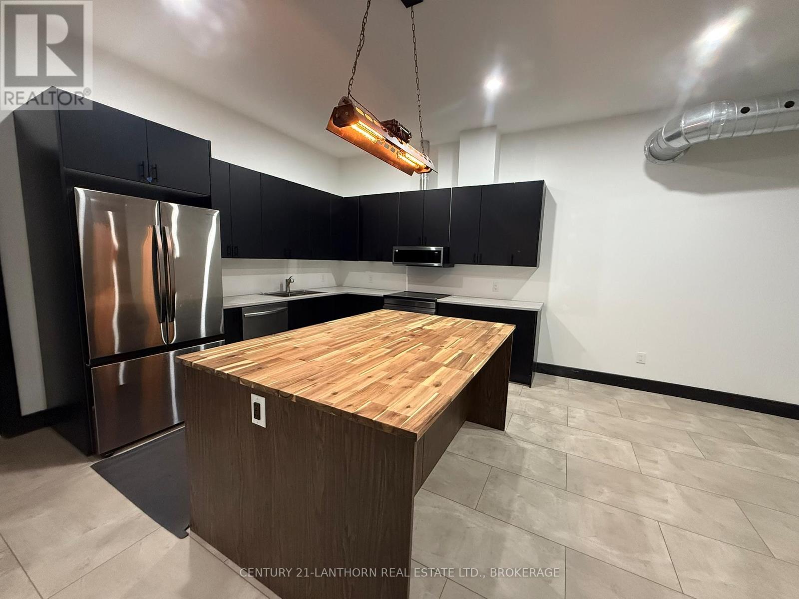 2 - 302 Montreal Street, Kingston, Ontario  K7K 3G8 - Photo 9 - X12434763