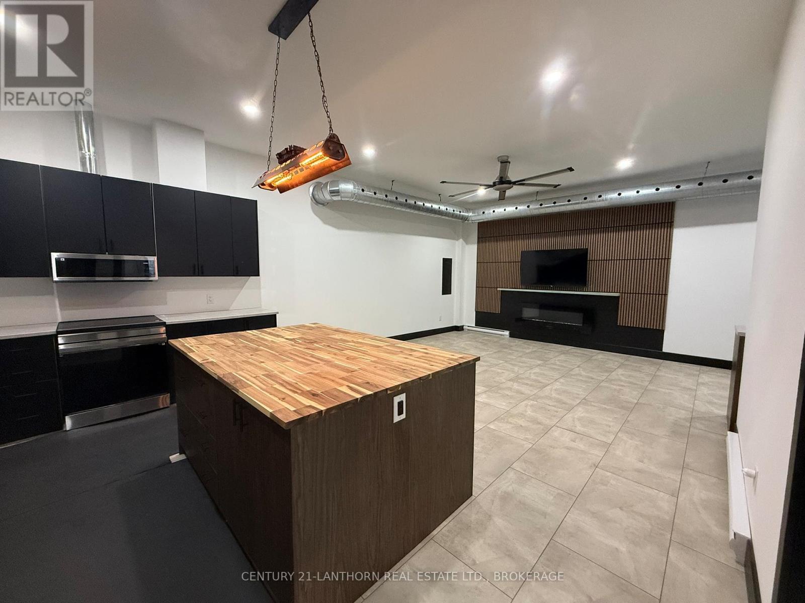 2 - 302 Montreal Street, Kingston, Ontario  K7K 3G8 - Photo 8 - X12434763