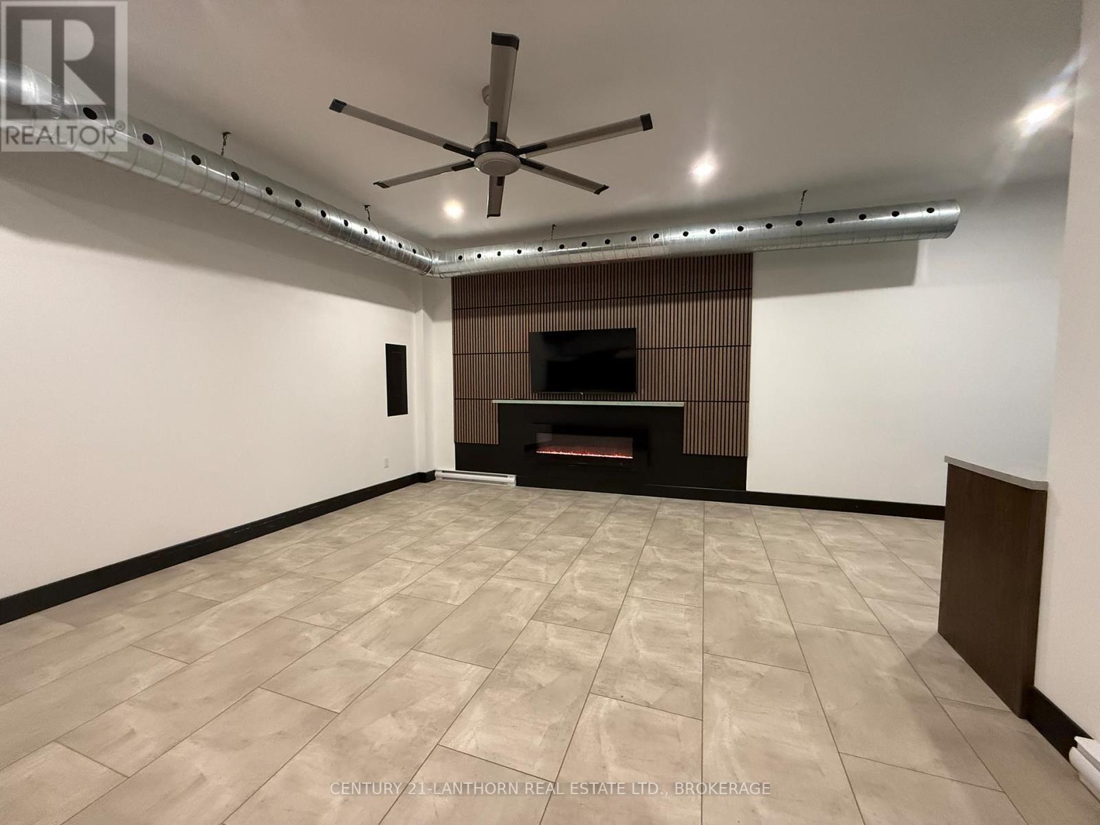 2 - 302 Montreal Street, Kingston, Ontario  K7K 3G8 - Photo 4 - X12434763