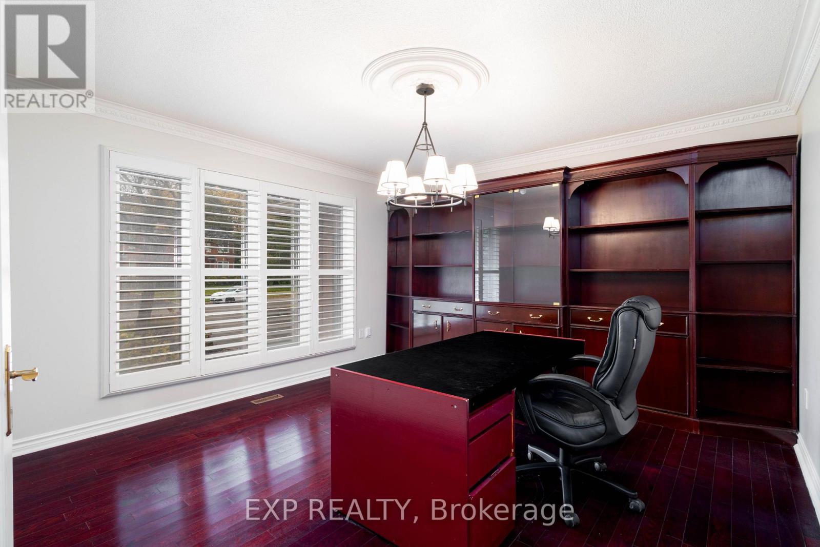 35 Dennis Drive, King, Ontario  L0G 1K0 - Photo 10 - N12506356