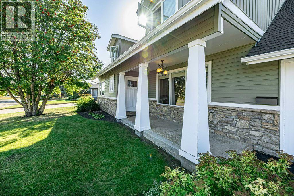 33 Fairway Drive, Lacombe, Alberta  T4L 1R4 - Photo 5 - A2252182