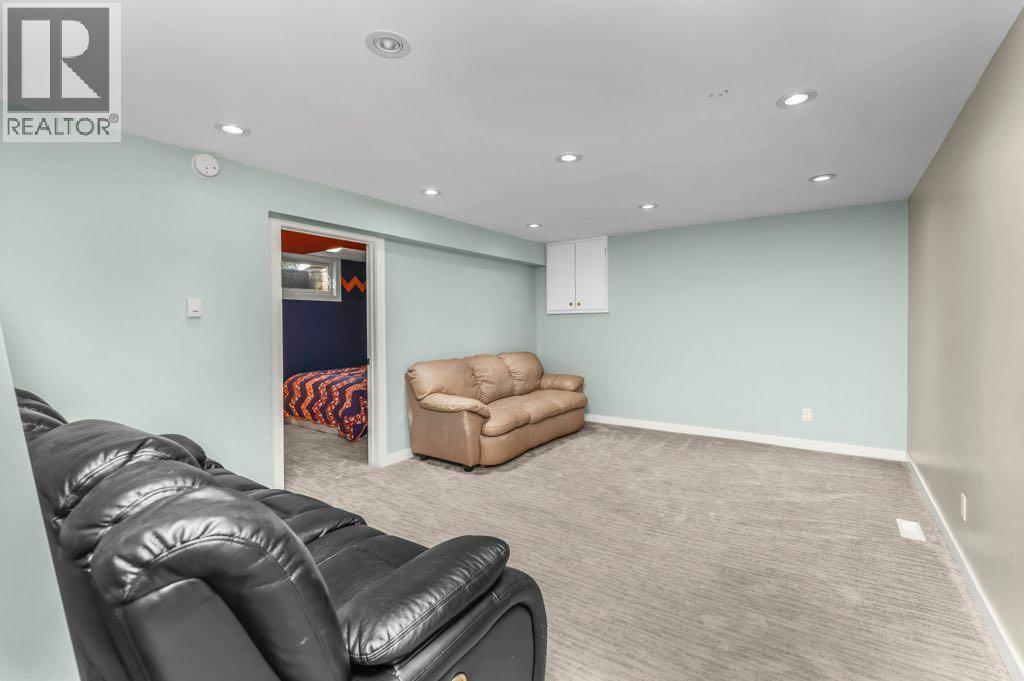 33 Fairway Drive, Lacombe, Alberta  T4L 1R4 - Photo 36 - A2252182