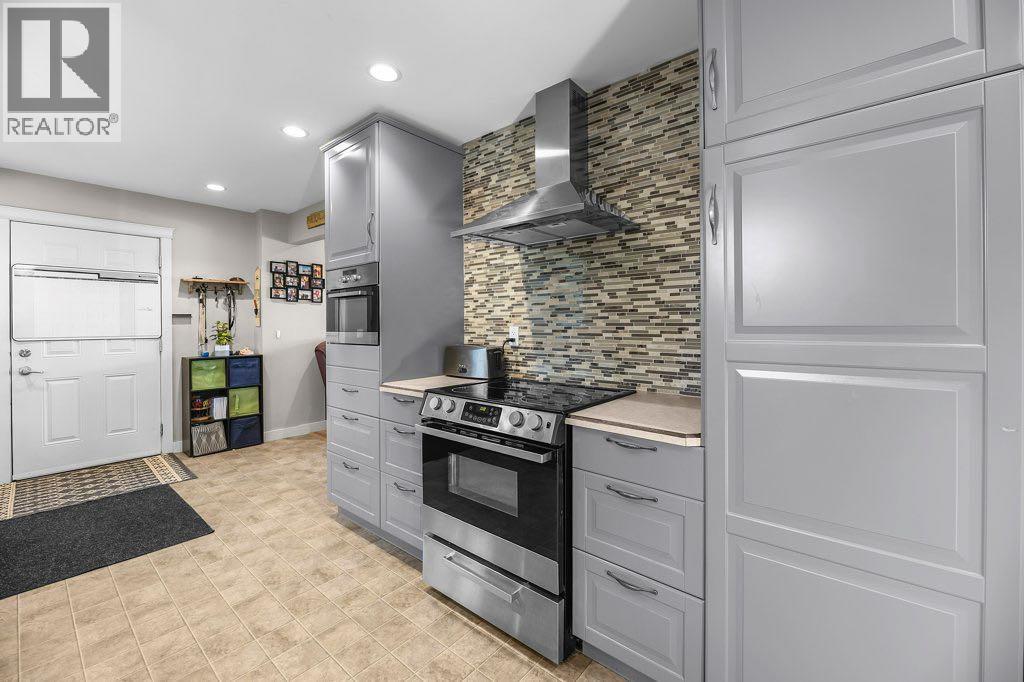 33 Fairway Drive, Lacombe, Alberta  T4L 1R4 - Photo 25 - A2252182