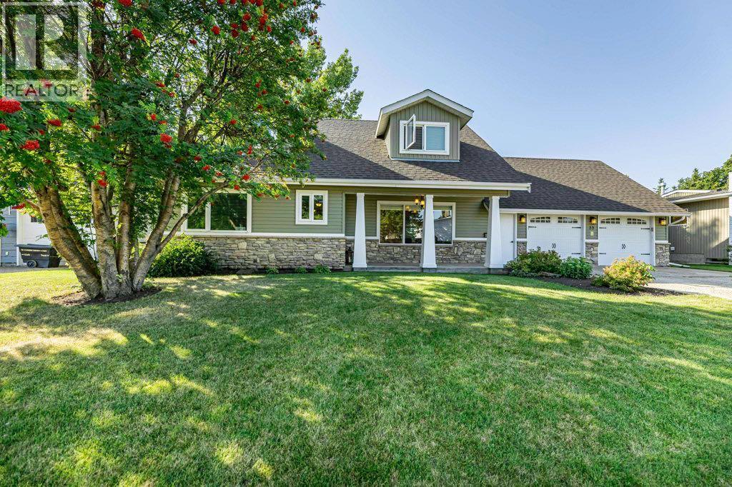 33 Fairway Drive, Lacombe, Alberta  T4L 1R4 - Photo 3 - A2252182