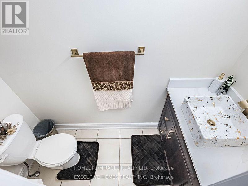 1 Orangeblossom Trail, Brampton, Ontario  L6X 3B4 - Photo 12 - W12499380