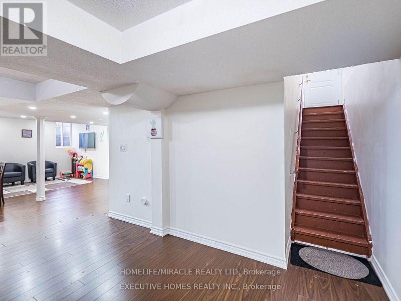 1 Orangeblossom Trail, Brampton, Ontario  L6X 3B4 - Photo 27 - W12499380