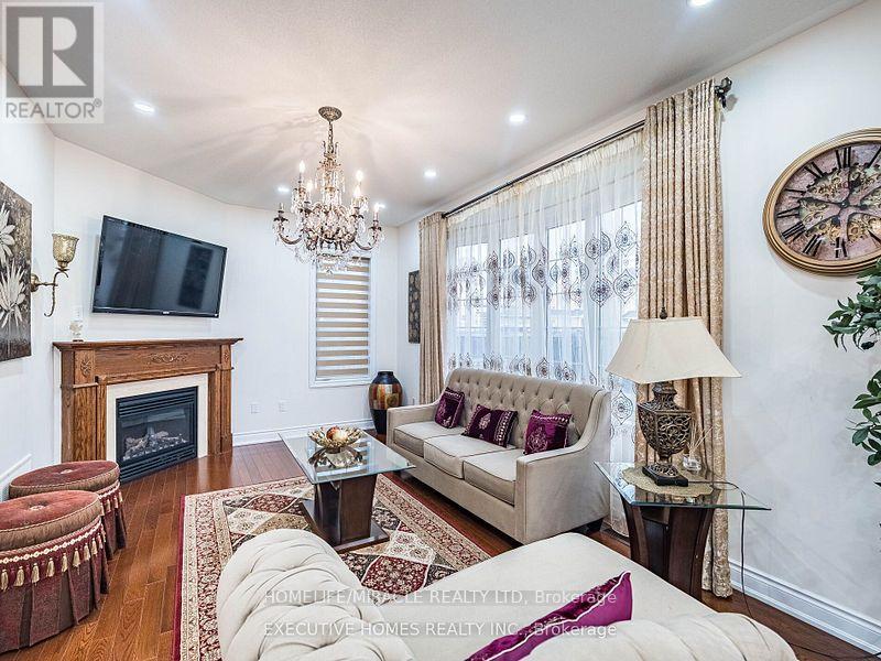 1 Orangeblossom Trail, Brampton, Ontario  L6X 3B4 - Photo 6 - W12499380