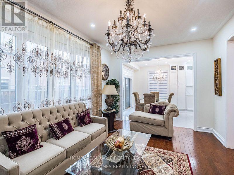 1 Orangeblossom Trail, Brampton, Ontario  L6X 3B4 - Photo 7 - W12499380