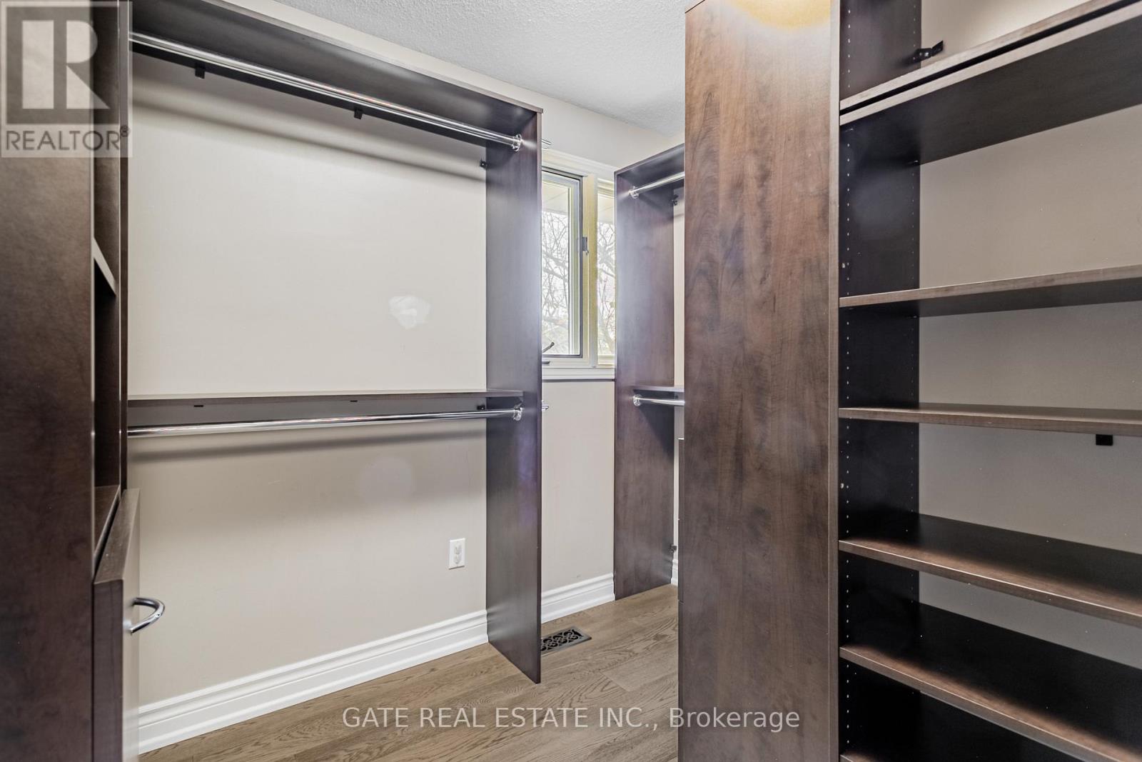 60 Scott Street, Brampton (Downtown Brampton), Ontario  L6V 1S3 - Photo 19 - W12442386