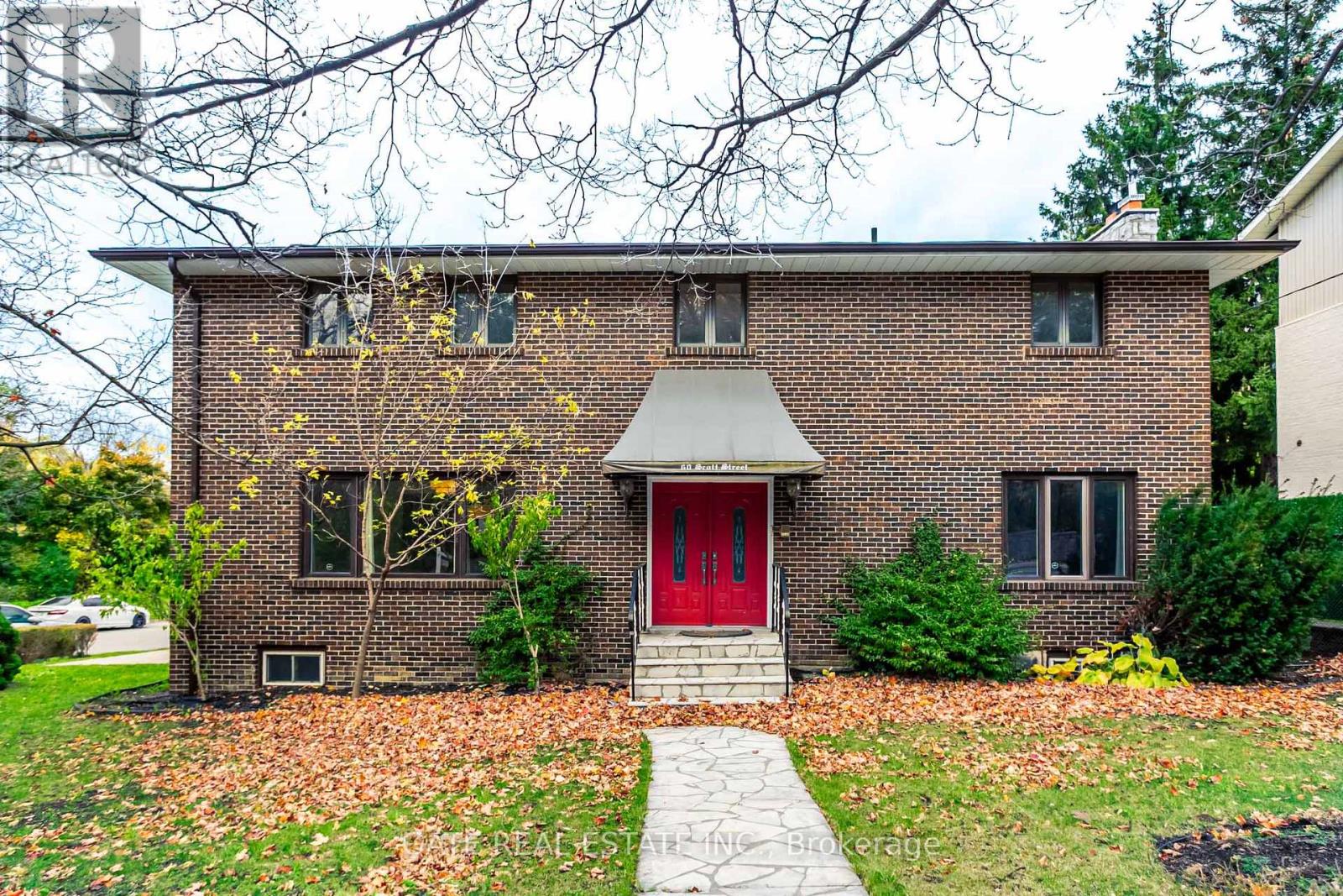 60 SCOTT STREET, Brampton, Ontario