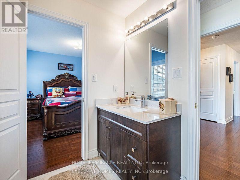 1 Orangeblossom Trail, Brampton, Ontario  L6X 3B4 - Photo 22 - W12499380