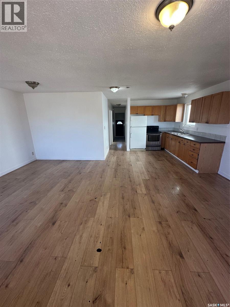 1118 Angus Street, Regina, Saskatchewan  S4T 1Y5 - Photo 2 - SK022275