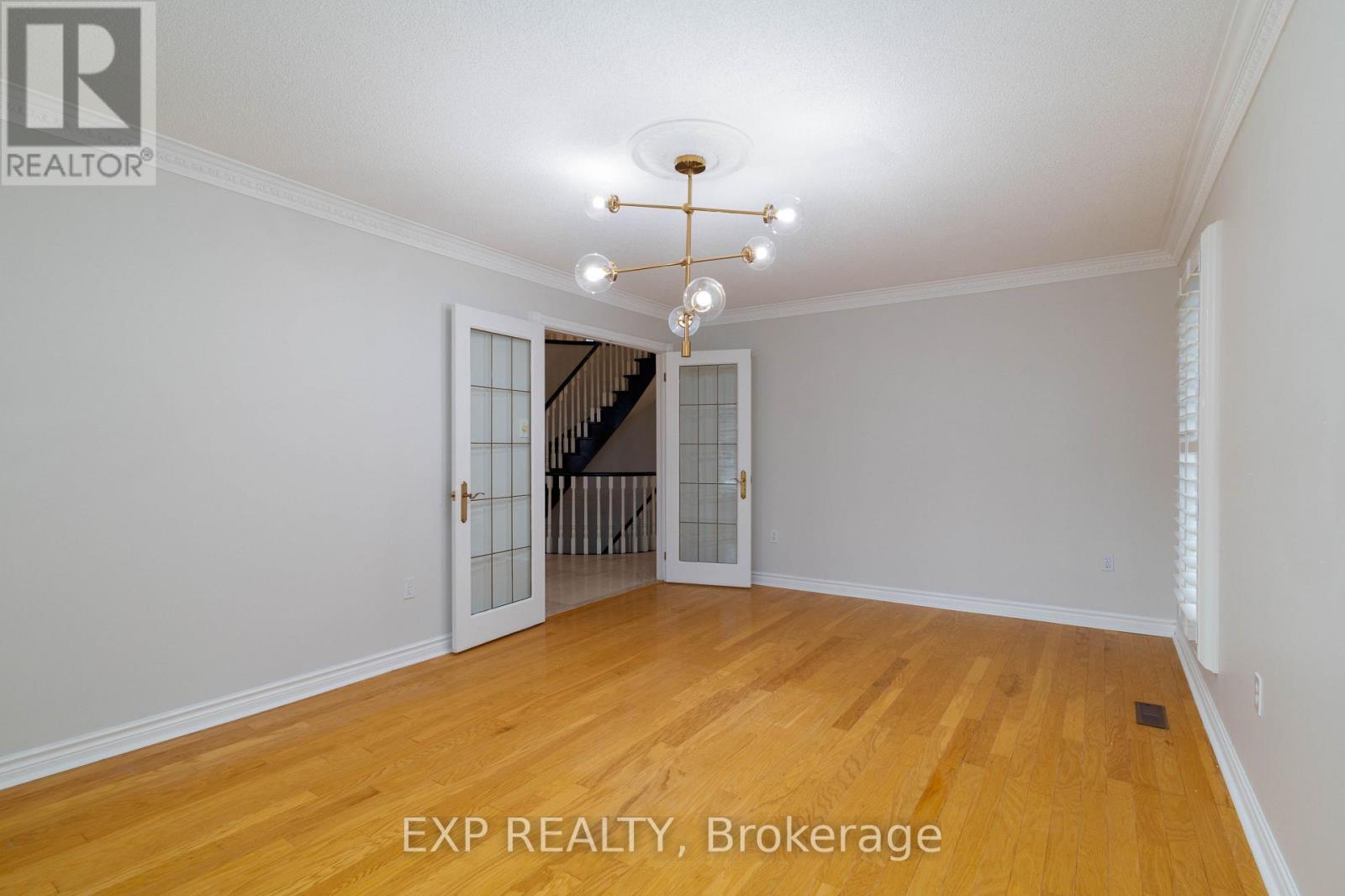 35 Dennis Drive, King, Ontario  L0G 1K0 - Photo 7 - N12506356