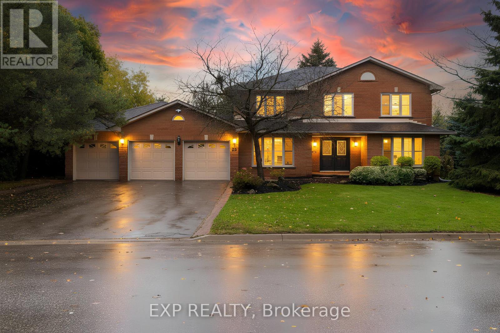 35 DENNIS DRIVE, King, Ontario