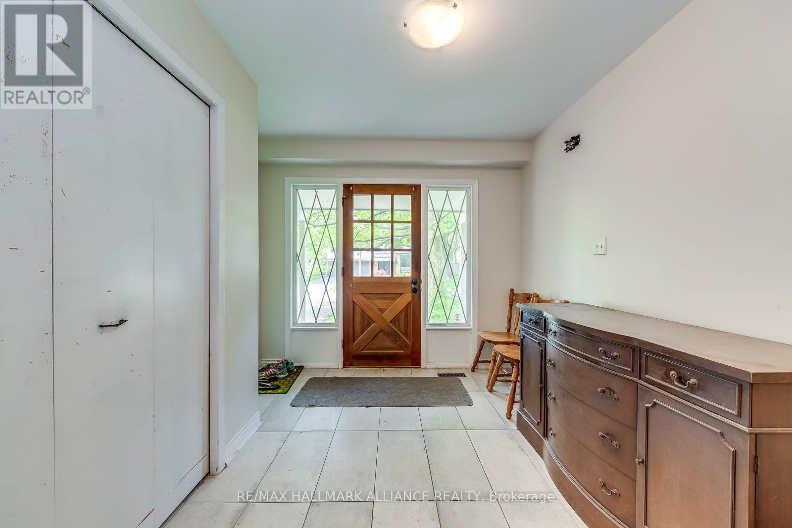 455 Canterbury Crescent, Oakville, Ontario  L6J 5K8 - Photo 7 - W12201228