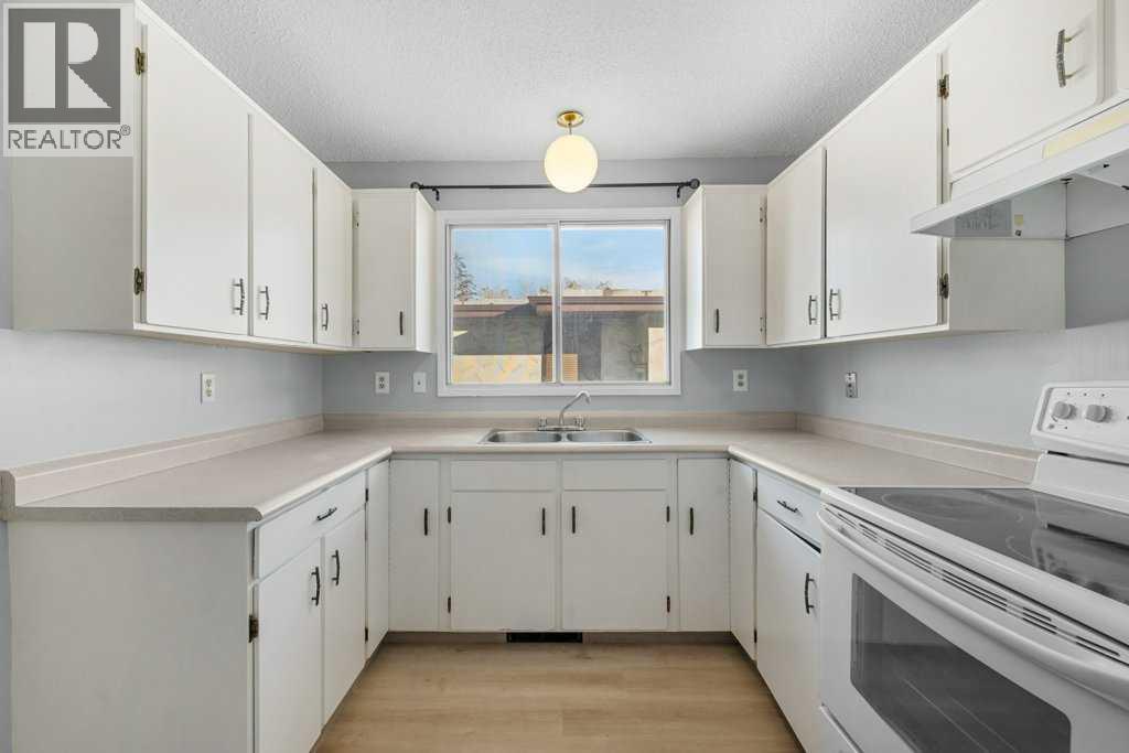 53,55 Dovercliffe Way Se, Calgary, Alberta  T2B 1W6 - Photo 9 - A2268038