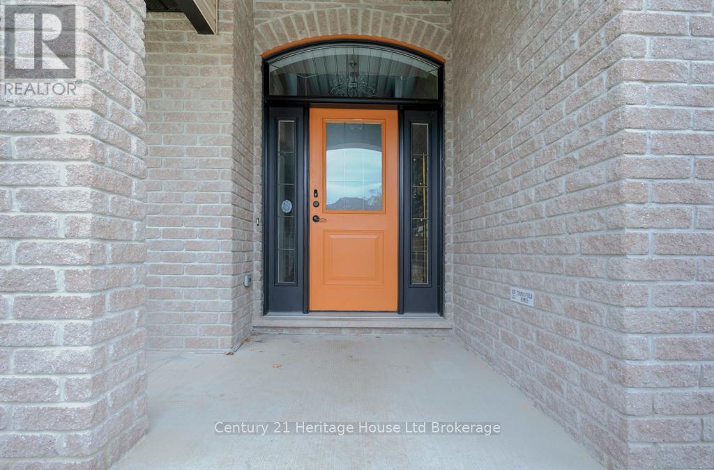 717 Normandy Drive, Woodstock, Ontario  N4T 0C5 - Photo 3 - X12440631