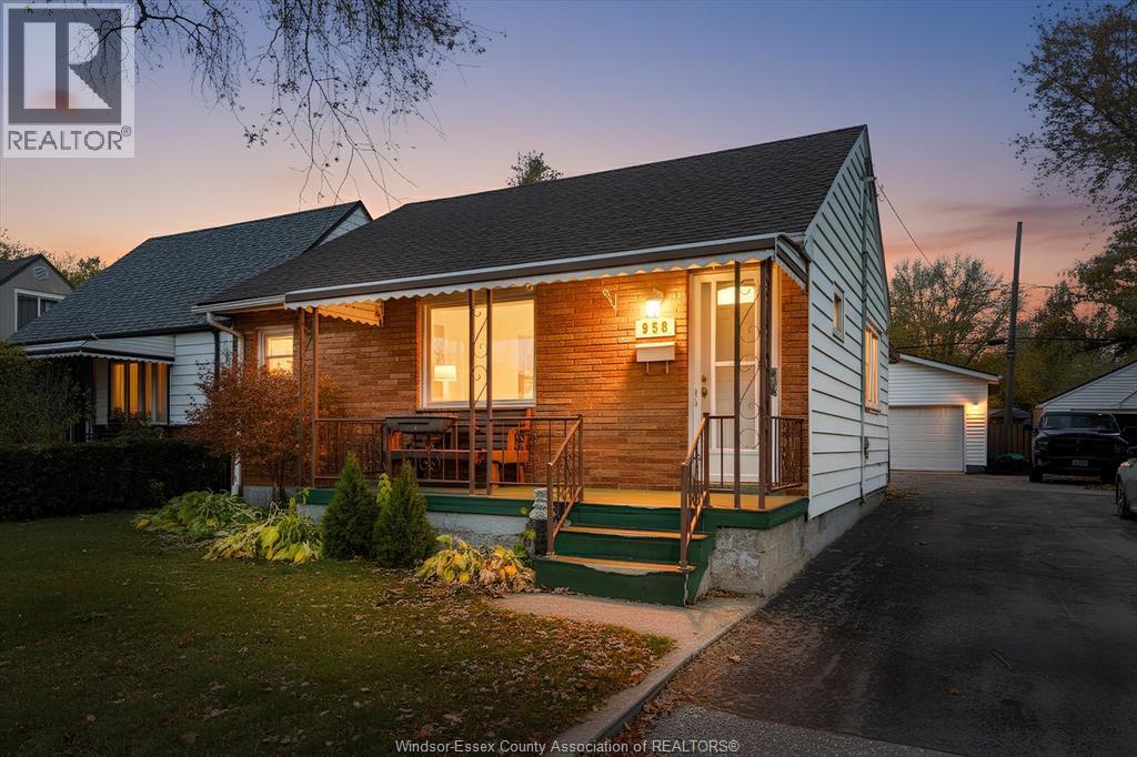 958 Partington Avenue, Windsor, Ontario N9B 2P2 - Photo 1 - 25027928