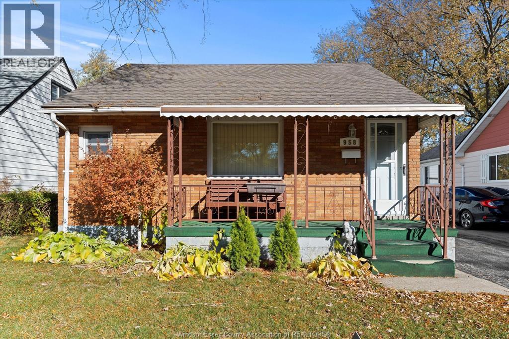958 Partington Avenue, Windsor, Ontario N9B 2P2 - Photo 2 - 25027928