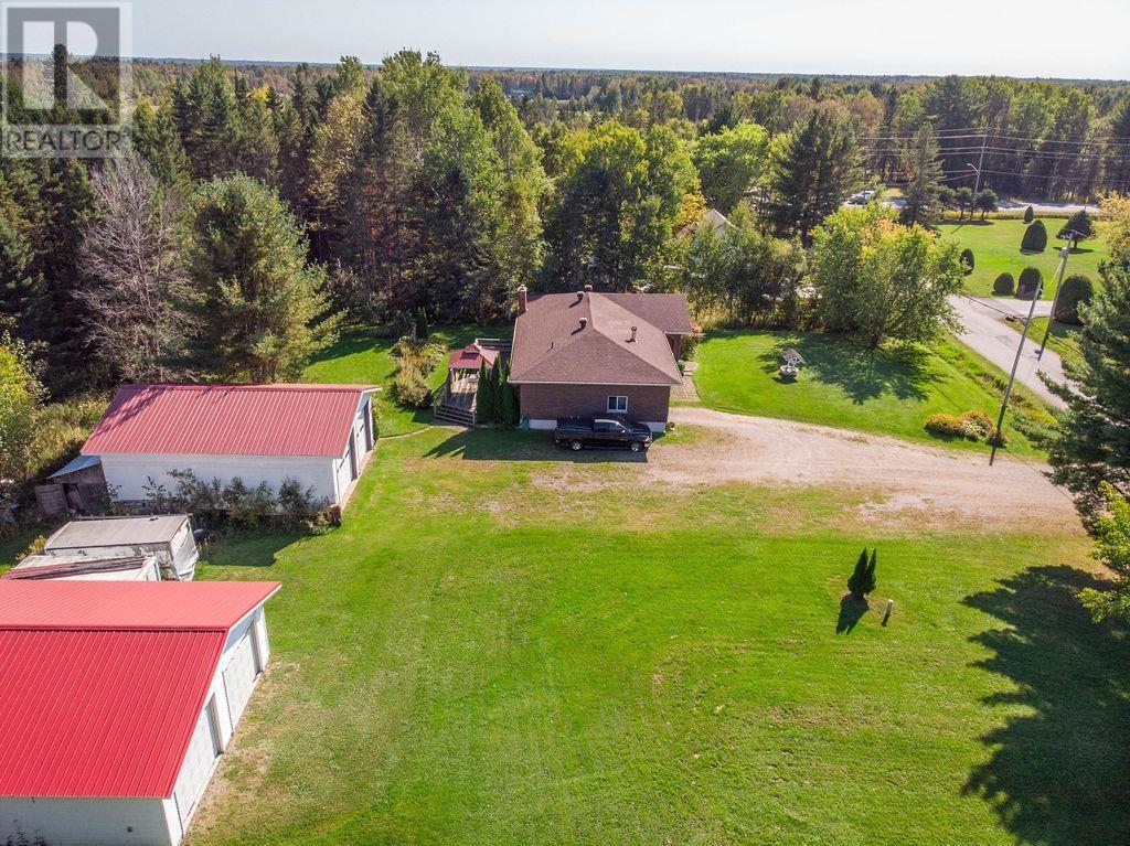 970 Town Line Rd, Sault Ste. Marie, Ontario  P6A 6K4 - Photo 3 - SM252837