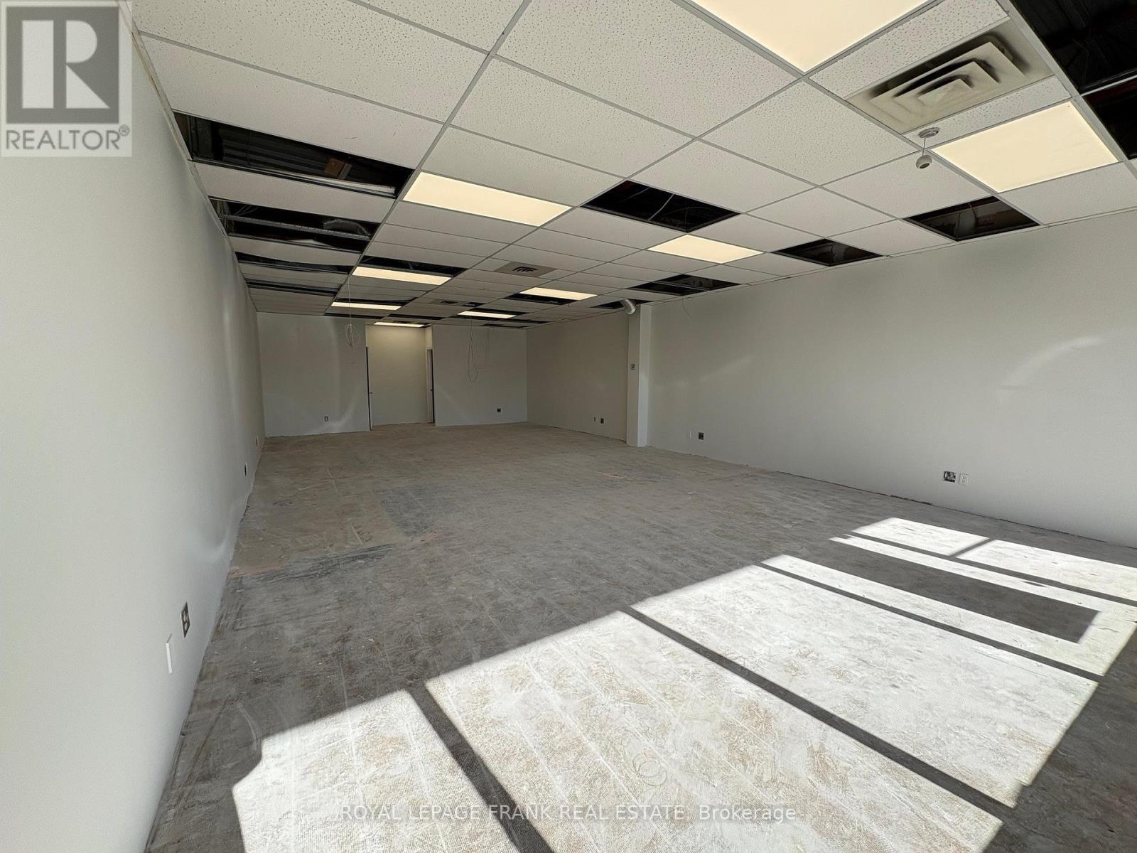 8 - 400 King Street W, Oshawa, Ontario  L1J 2J9 - Photo 3 - E12506996