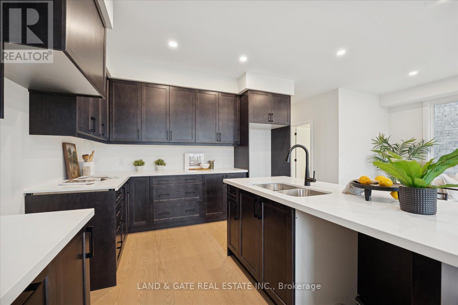 989 Queensdale Avenue, Oshawa, Ontario L1H 1H4 - Photo 13 - E12507134