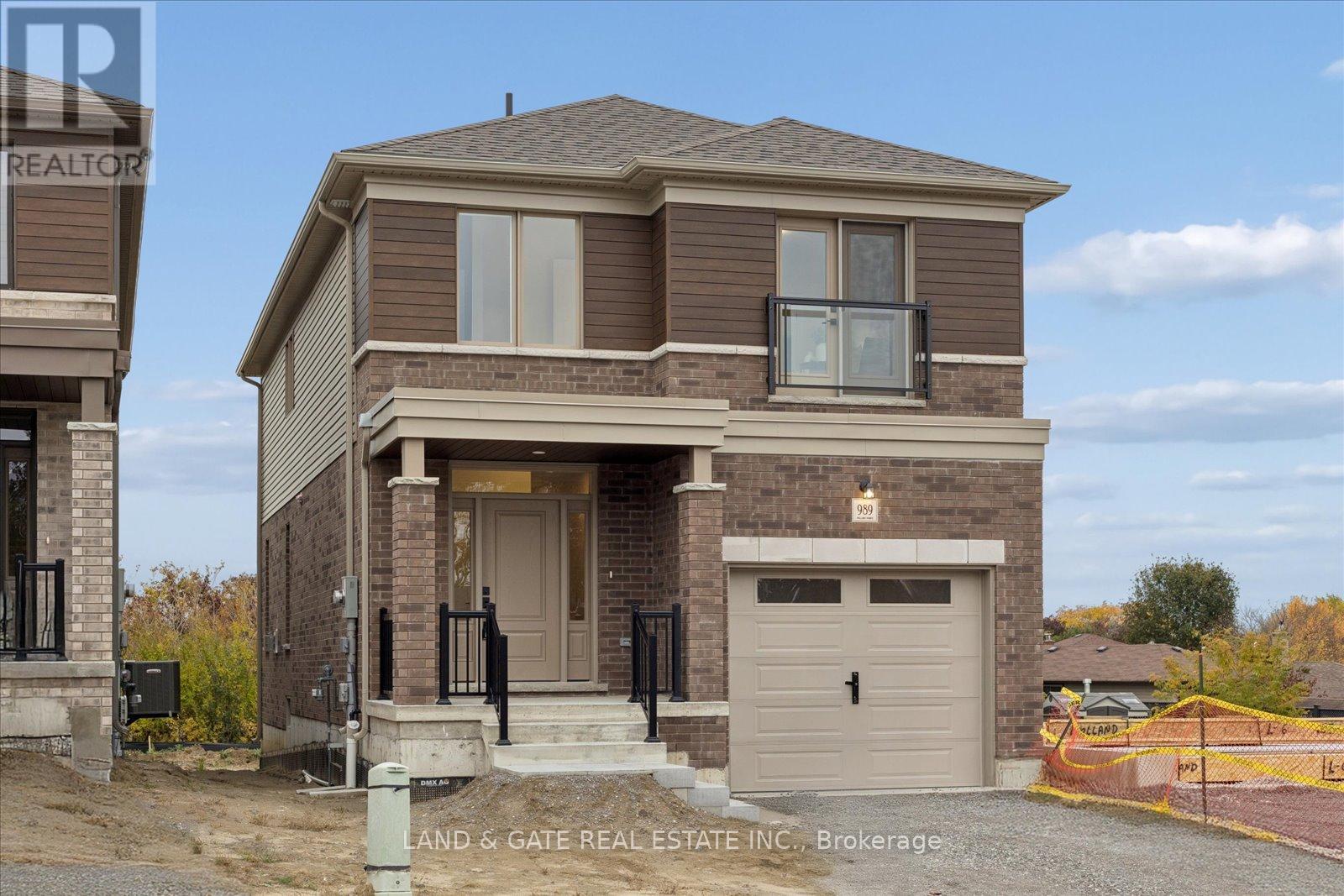 989 Queensdale Avenue, Oshawa, Ontario L1H 1H4 - Photo 3 - E12507134