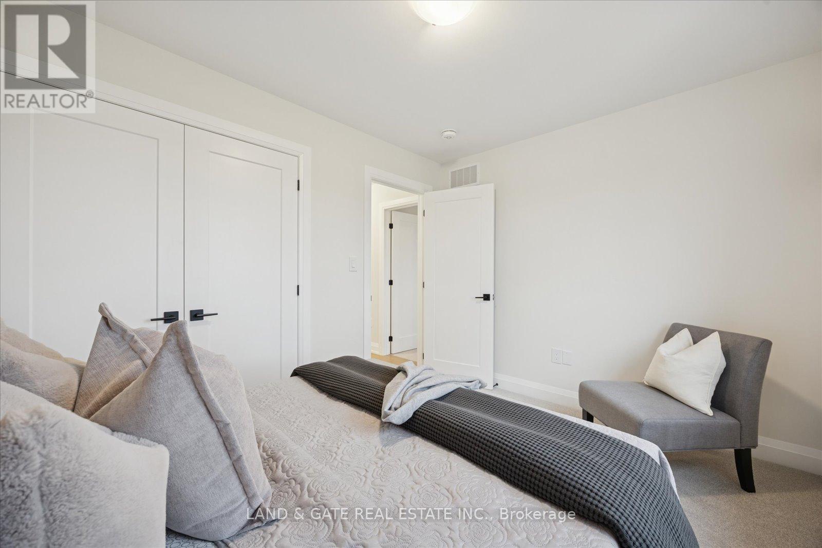 989 Queensdale Avenue, Oshawa, Ontario L1H 1H4 - Photo 32 - E12507134