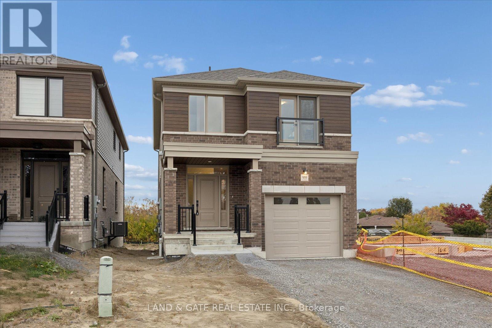 989 Queensdale Avenue, Oshawa, Ontario L1H 1H4 - Photo 4 - E12507134